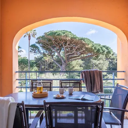 Apart Otel Pierre & La Pinede Hyères