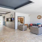 Aparthotel Pierre & La Pinede 3*