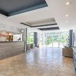 Aparthotel Pierre & La Pinede Hyeres