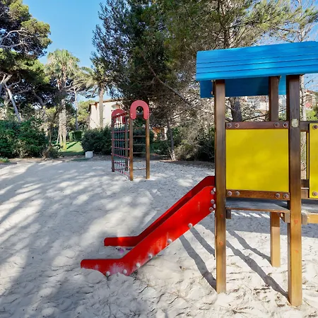 Апарт-отель Pierre & La Pinede Йер