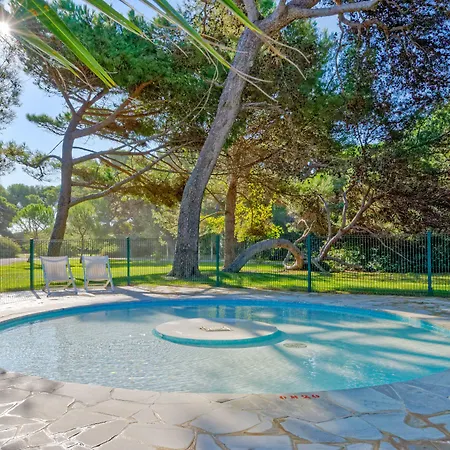 Résidence Pierre&vacances La Pinède 3*