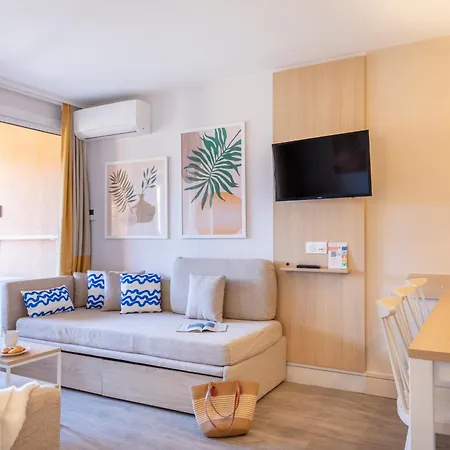 拉匹内德皮里埃瓦卡斯住宅酒店 耶尔