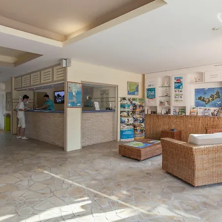 Appart hôtel Résidence Pierre&vacances La Pinède 3*