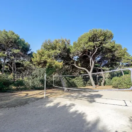 Апарт-отель Pierre & La Pinede 3*