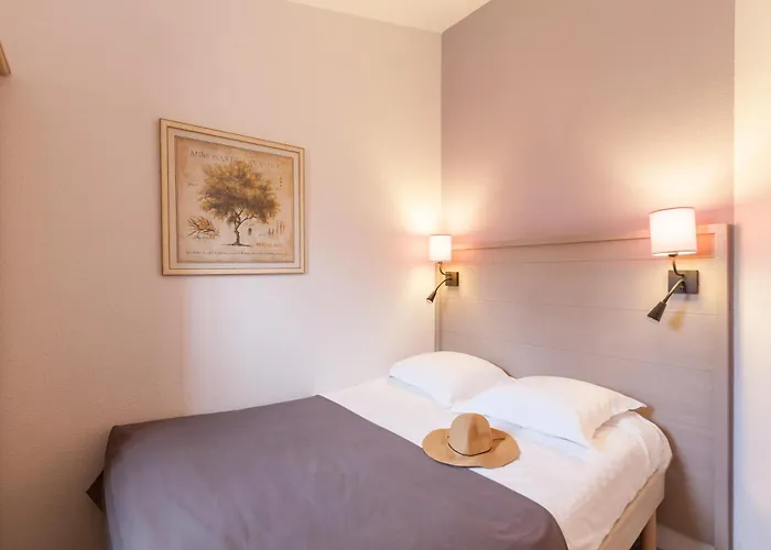 Apart Otel Pierre & La Pinede Hyères