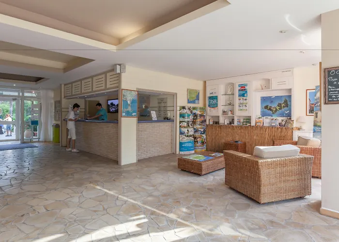 Pierre & La Pinede Apart Otel 3*