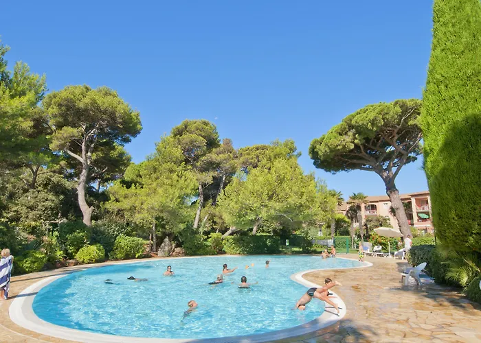 Pierre & La Pinede 3*