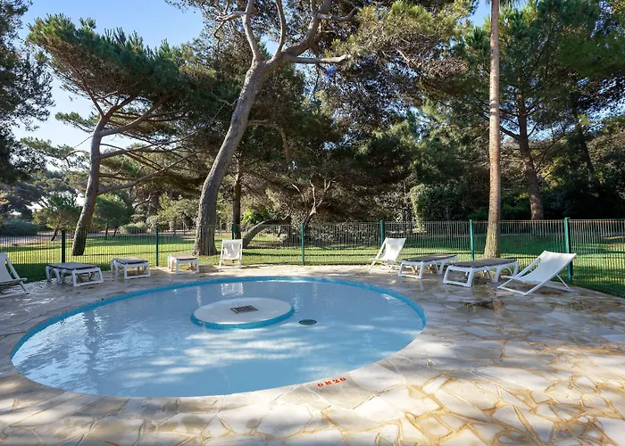 Pierre & La Pinede Apart Otel 3*