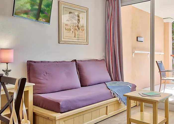 Pierre & La Pinede Apart Otel