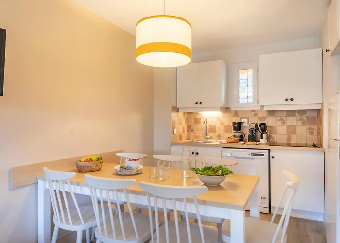 Apart Otel Pierre & La Pinede Hyères