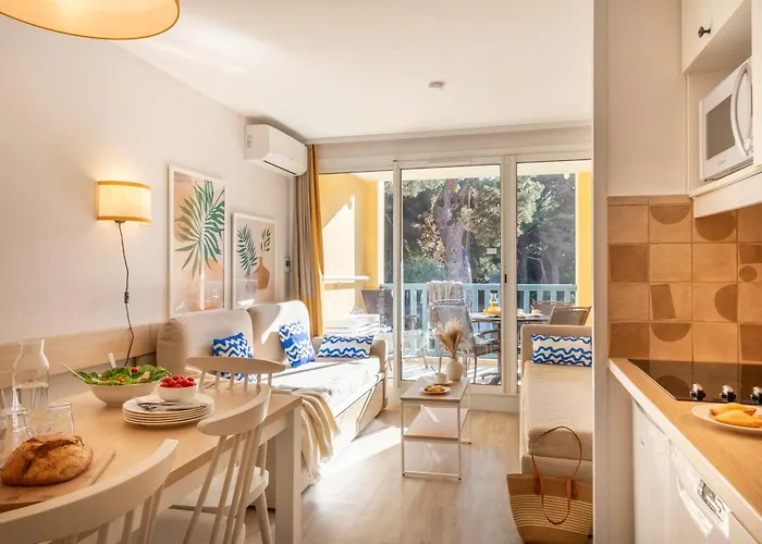 Pierre & La Pinede 3*