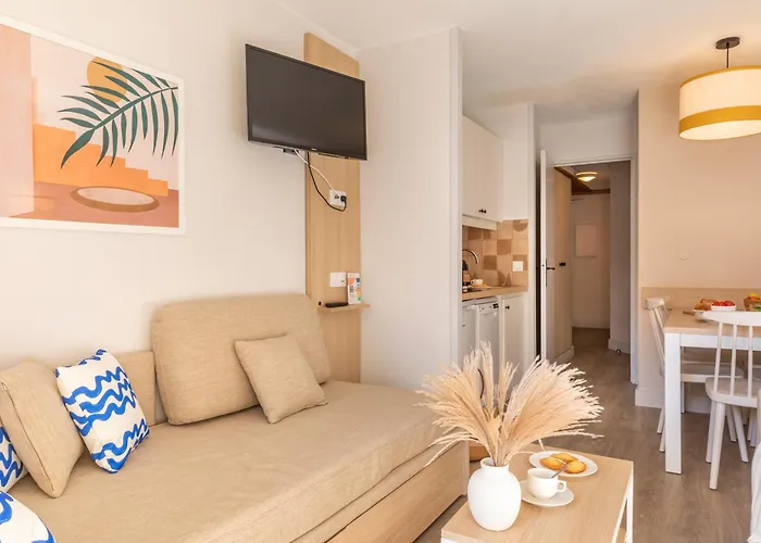 Pierre & La Pinede Apart Otel 3*