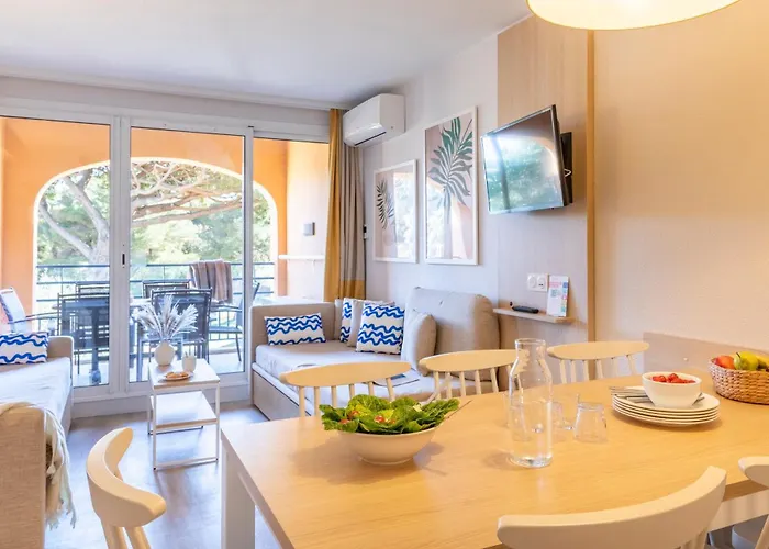 拉匹内德皮里埃瓦卡斯住宅酒店 3*