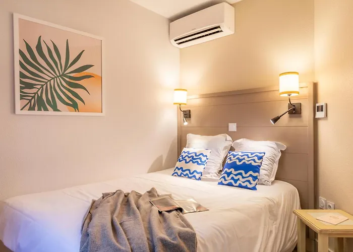 Pierre & La Pinede Apart Otel Hyères