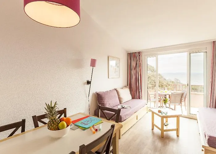 Pierre & La Pinede Apart Otel Hyères