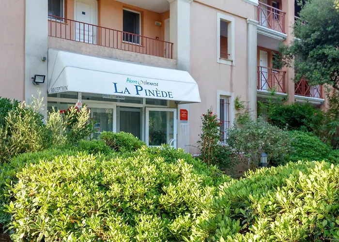 Pierre & La Pinede Apart Otel Hyères