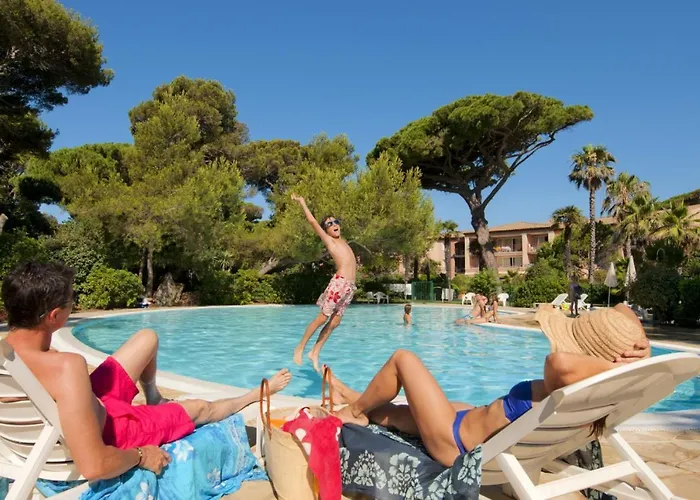 Apart Otel Pierre & La Pinede Hyères