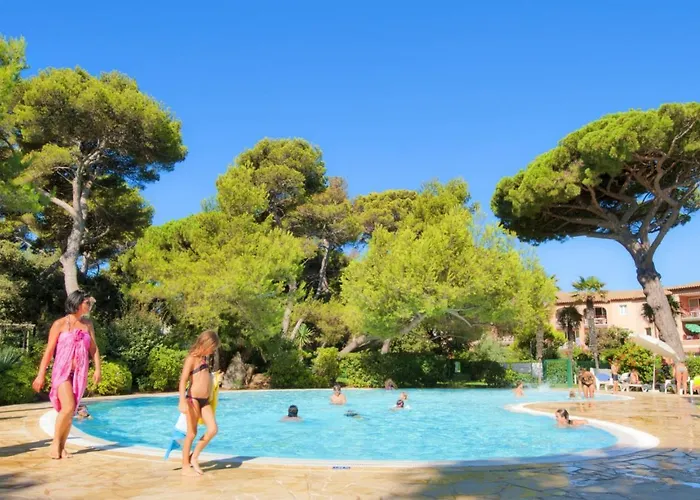 Pierre & La Pinede Apart Otel